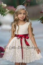 Sleeveless Knee Length Lace Flower Girl Dresses